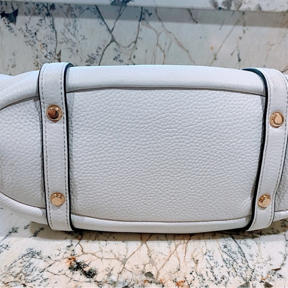 Michael Kors White Handbag - Picture 4 of 7